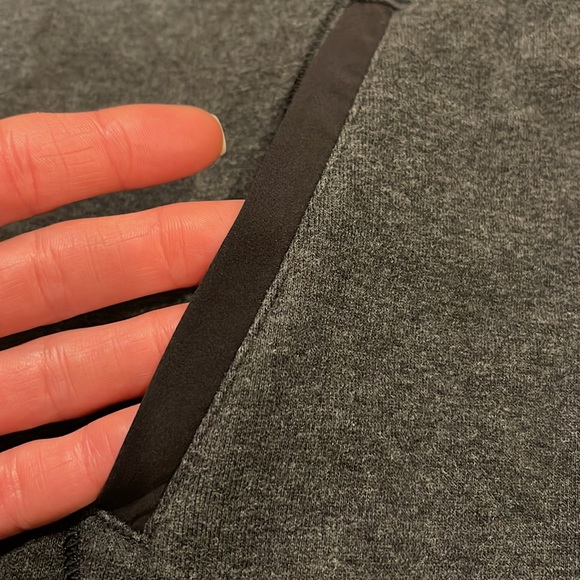 Lululemon funnel neck hoodie 8 grey/charcoal - Picture 3 of 10